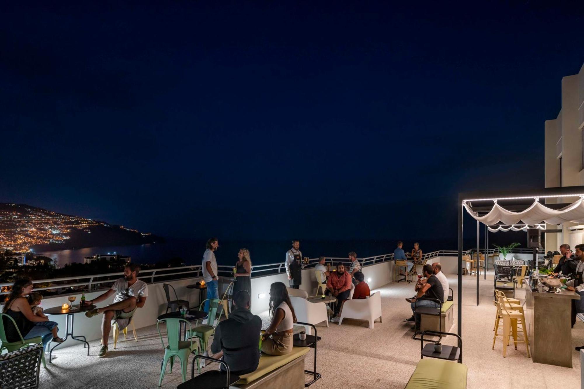 Dorisol Mimosa Studio Hotel ฟุงชาล ภายนอก รูปภาพ
