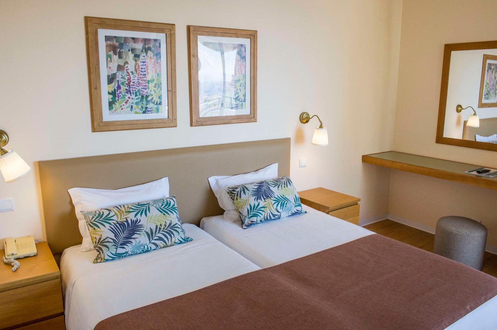 Dorisol Mimosa Studio Hotel ฟุงชาล ภายนอก รูปภาพ