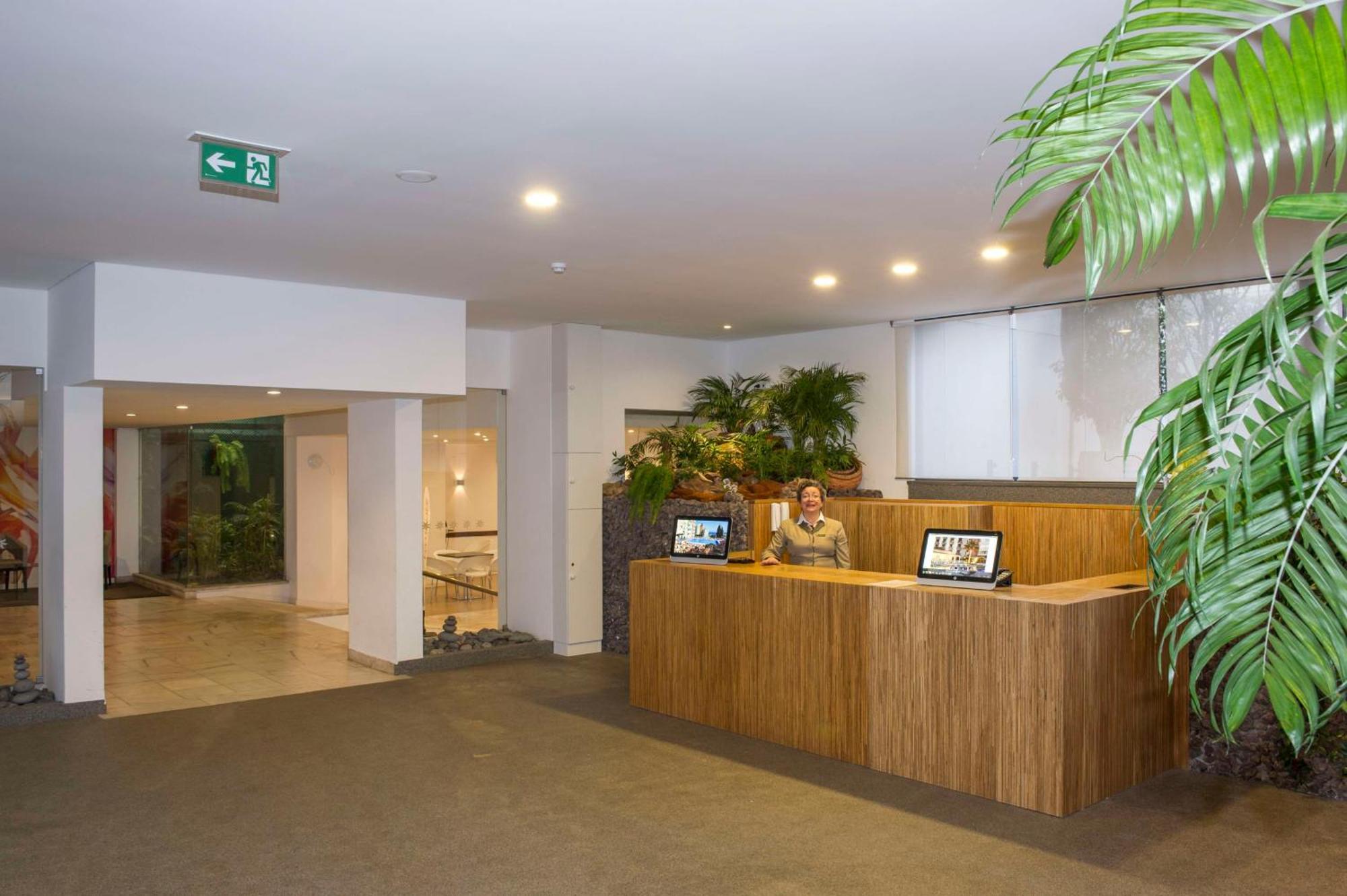 Dorisol Mimosa Studio Hotel ฟุงชาล ภายนอก รูปภาพ